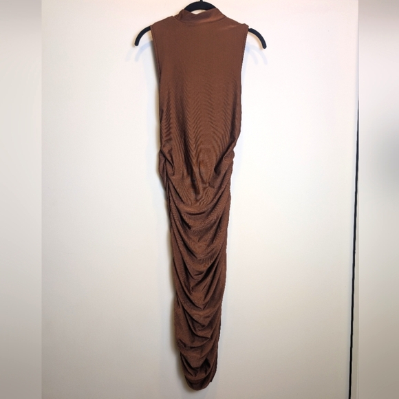 Brown Sleeveless Mock Neck Ruched Bodycon Midi Cocktail Dress Size Medium - Picture 2 of 6
